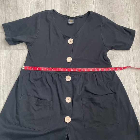 Pretty Babydoll Dress with Pockets and Big Accent Buttons - Picture 7 of 11